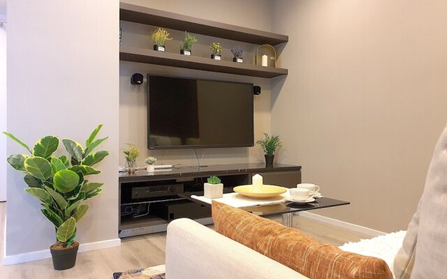 Verve Suite KL Designer Apt by BeeStay