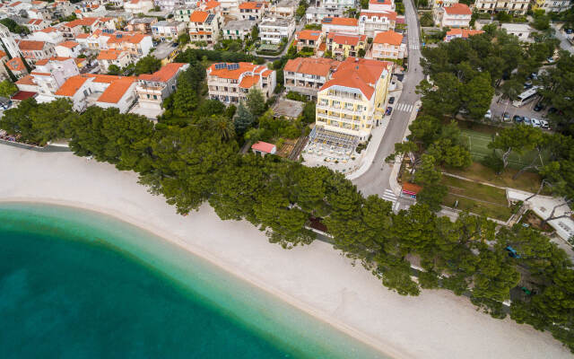 Hotel Bacchus