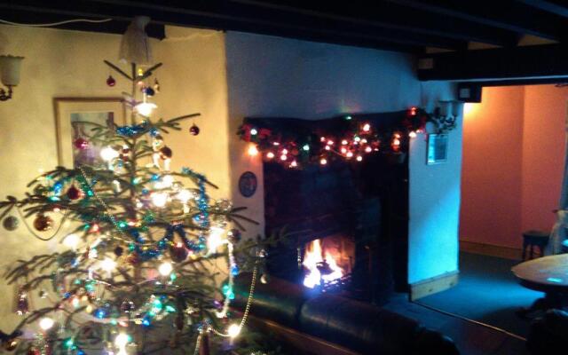 Pen-Y-Bont Hotel