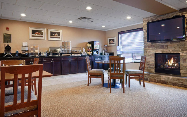 Best Western Rocky Mountain House Inn & Suites