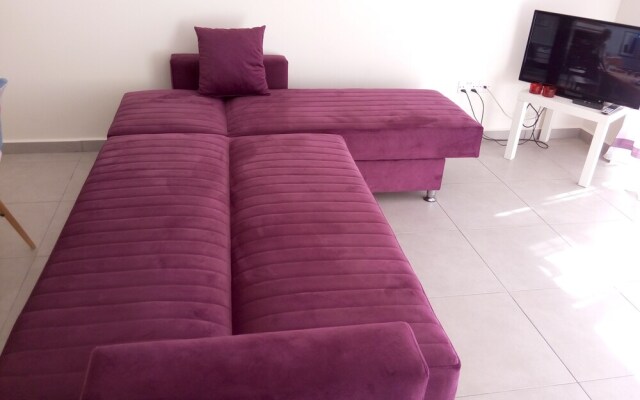 One Bedroom Apartment at Longbeach