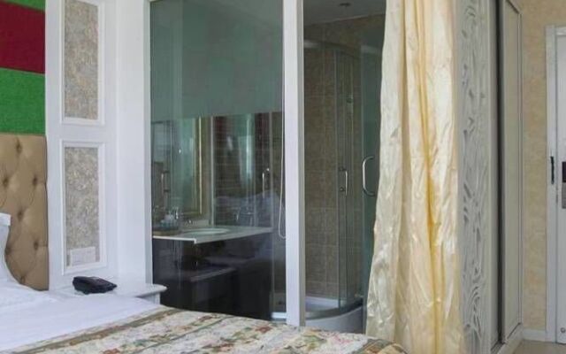 Wuhan Rome Holiday Hotel