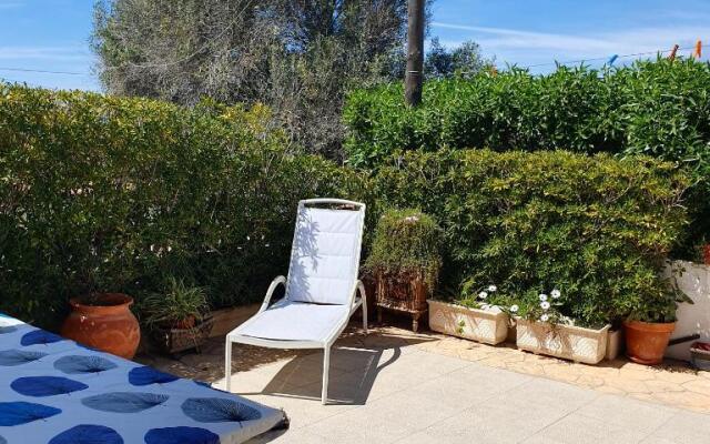 Studio with enclosed garden and wifi at Sagres
