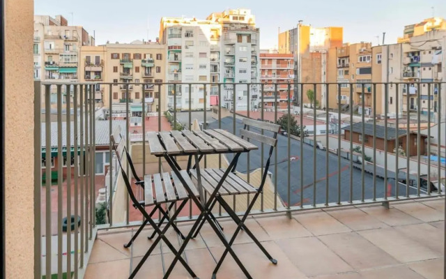 Modern and bright apartment in Eixample 3-1
