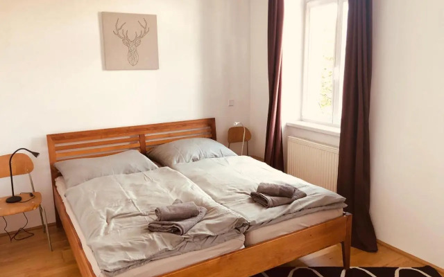 Helle 4 Zimmer Familien-Wohnung mit Balkon! Schloss Schönbrunn in Gehdistanz