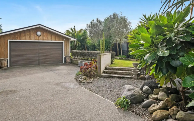The Long House - Waikanae Holiday Home