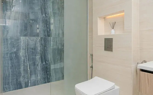 Spacious & Luxurious Flat in Almughrizat