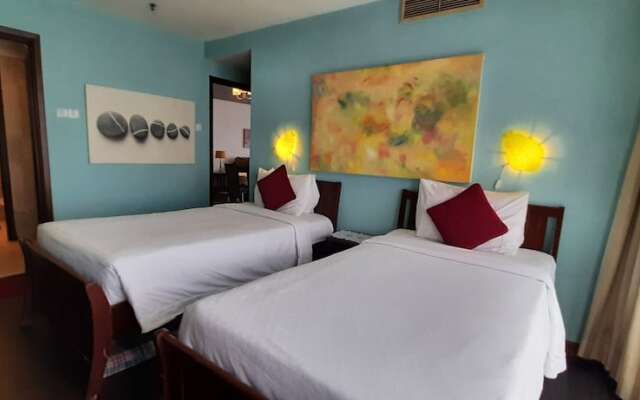 Times Square by Rihanna Service Suite