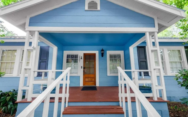 House on 6th- 3 Bed/2 Bath Home Located a Short Drive to Downtown Gulfport