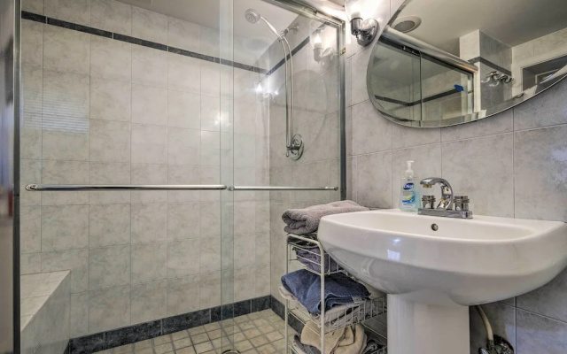 3 Mi to Nih! Spacious Bethesda Apt w/ Yard