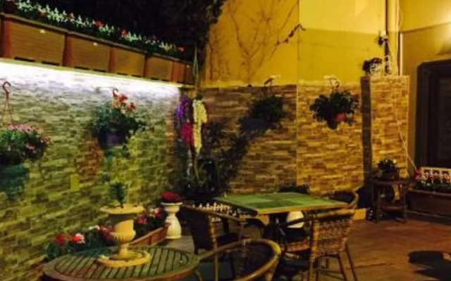 Araz Suite House