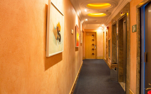 L'Opera Hotel