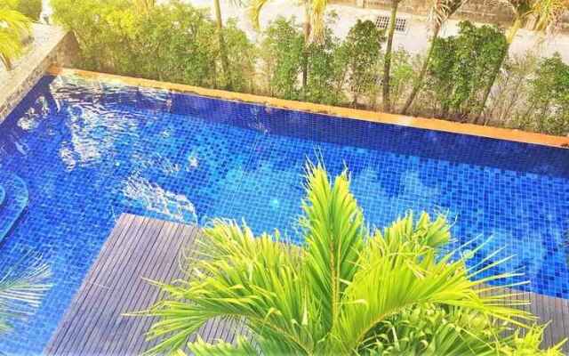 Lovely 2-bed Apartment in Pratumnak With Pool View