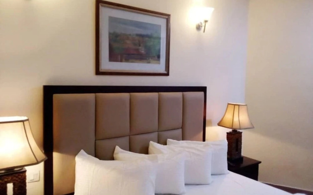 Dees Hotels Apartment & Suites