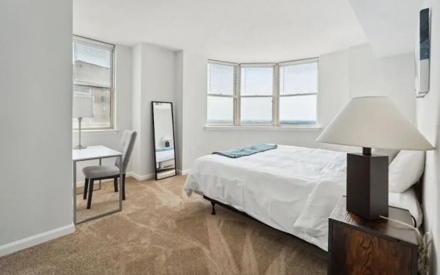 2BR Luxury City Suite With Gym & Pool