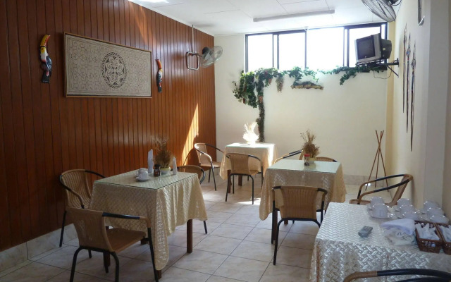 Huayruro Hostal