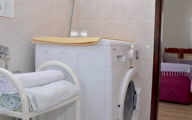 Room in Apartment - Charming Apartment Venilia Blue, Sleeps 4