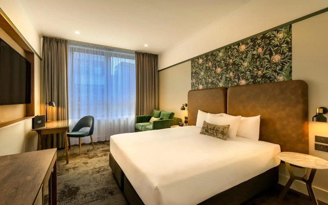 Royal Falcon Hotel