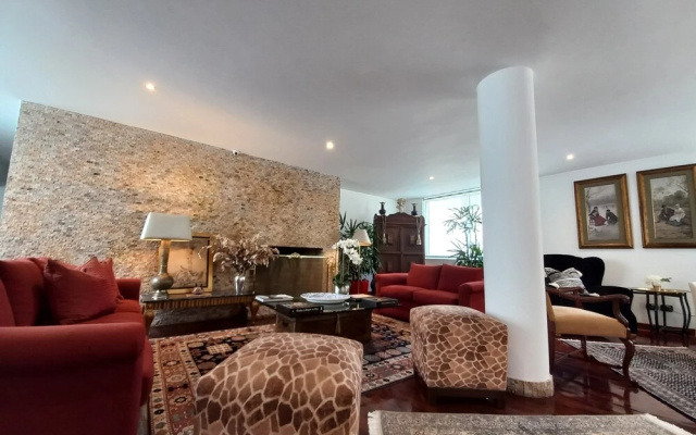 Ana Frank Boutique Hotel