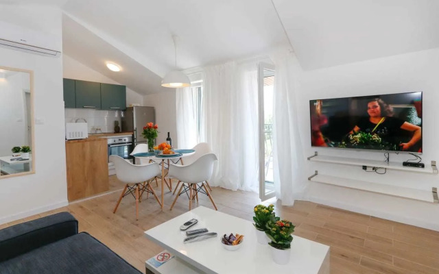 Stone Wall Apartments and Rooms