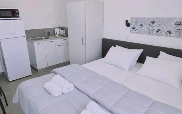 100 AN - Napa Living 39