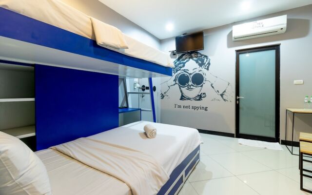 The Secret Service Bed and Breakfast Hotel