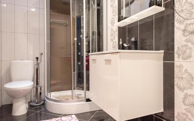 Lovely Family House Robi