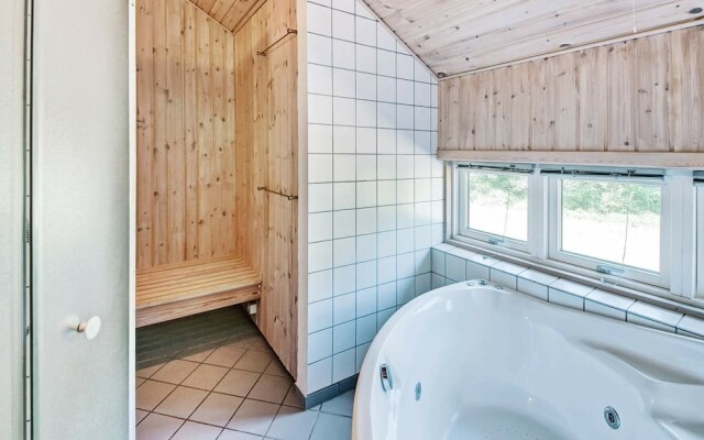 Spacious Holiday Home With Sauna in Aakirkeby