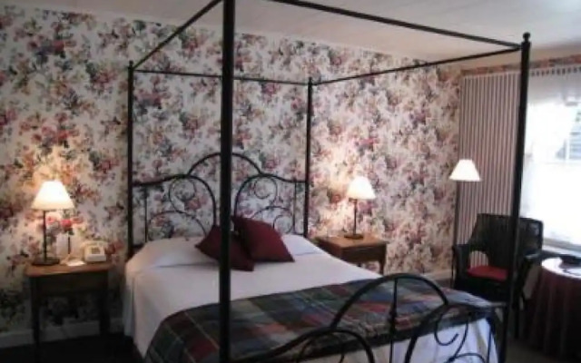 1896 House Country Inn - Barnside Inn