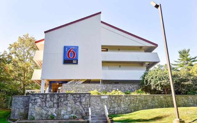 Motel 6 Nashua South