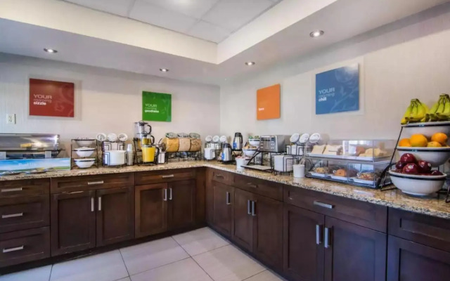 Comfort Inn And Suites South