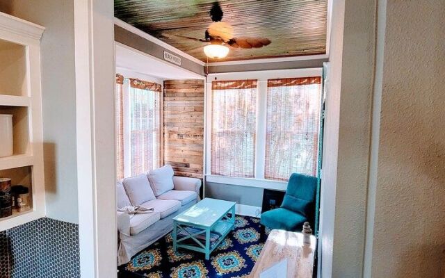 Seaglass 4 Bedroom Home by Redawning