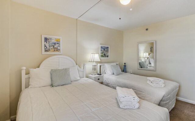 Inlet Reef 602 2 Bedroom Condo by RedAwning