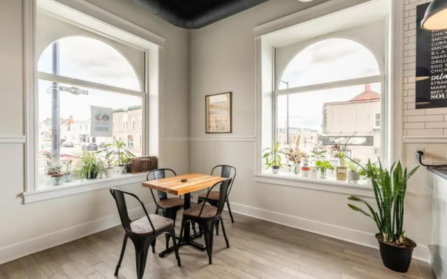 Rideau Comfort 2BD 1BA Apartment Free Parking