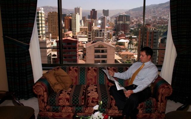 Real Plaza Hotel & Convention Center