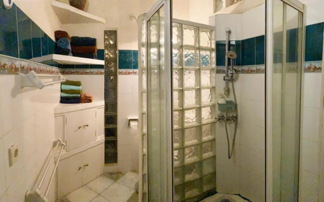 Shady Grove Healing Centre and Homestay