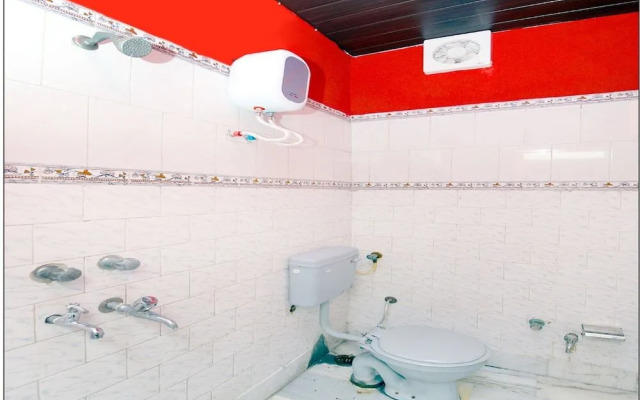 Mr Shawarma Family Restaurant & Hotel by OYO Rooms