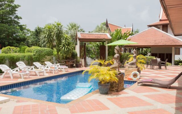 Sirinthara Villa 4 bed pool Nai Harn
