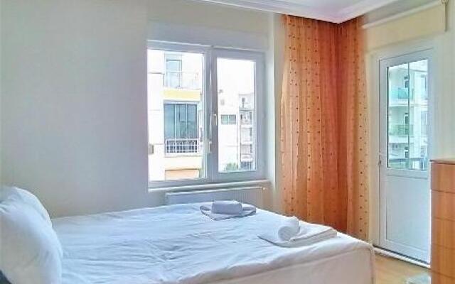 Flat Close to Beach With Balcony in Konyaalti