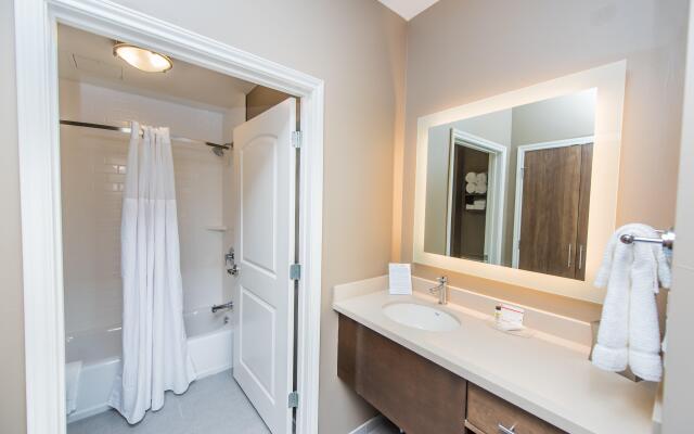 Staybridge Suites Houston - Humble Beltway 8 E by IHG