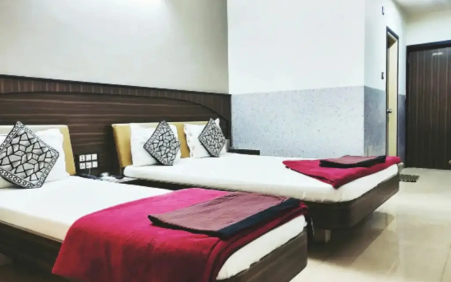 Damji Hotel