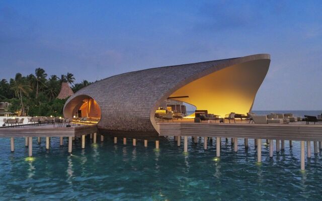 The St. Regis Maldives Vommuli Resort