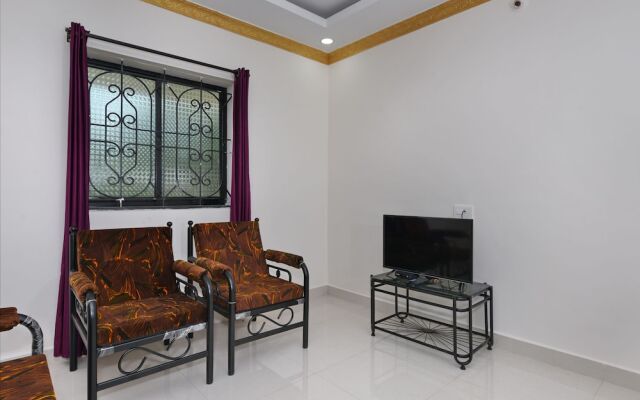 OYO 19828 Home Modern 2BHK Near Club Cubana