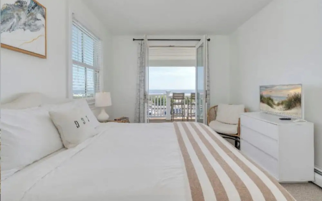 931 Beach Guest House