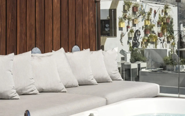 Periscope Hotel
