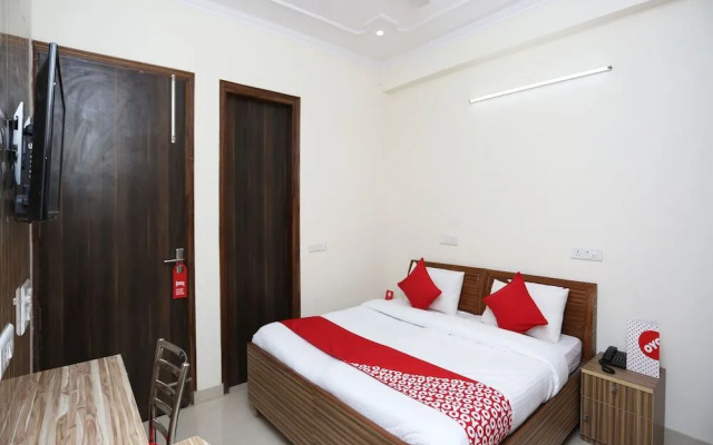 Star Guest House by OYO Rooms