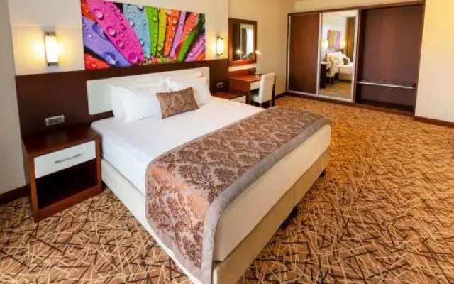 Tuna Hotel