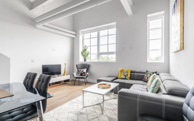 2storey 2bd Designed Loft Free Parking 2