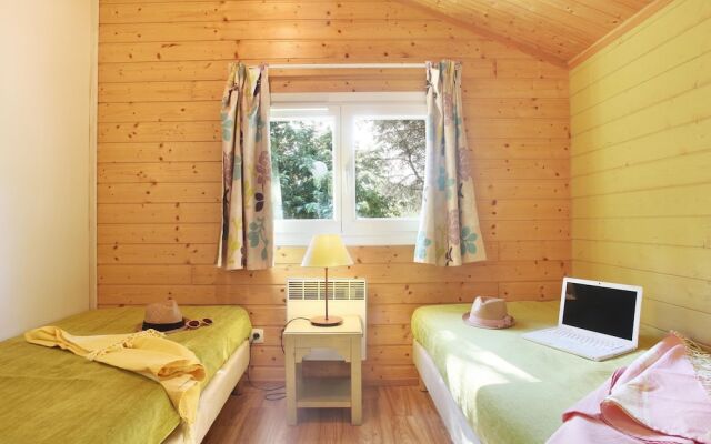 Pleasant chalet with covered terrace in beautiful surroundings