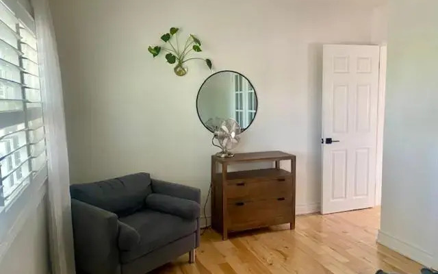 Bright Bedroom- YYZ, Humber College, EGH, Quiet